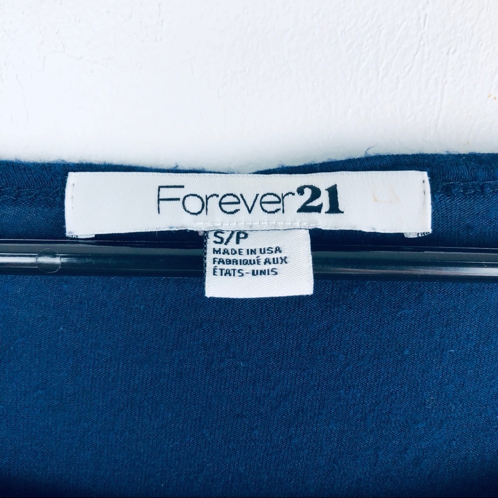 Forever 21 Crop Top Navy With Pink Leopard Sleeves - Picture 3 of 4